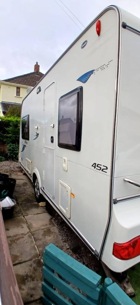 2 berth elldis breeze 452 2010 model. 