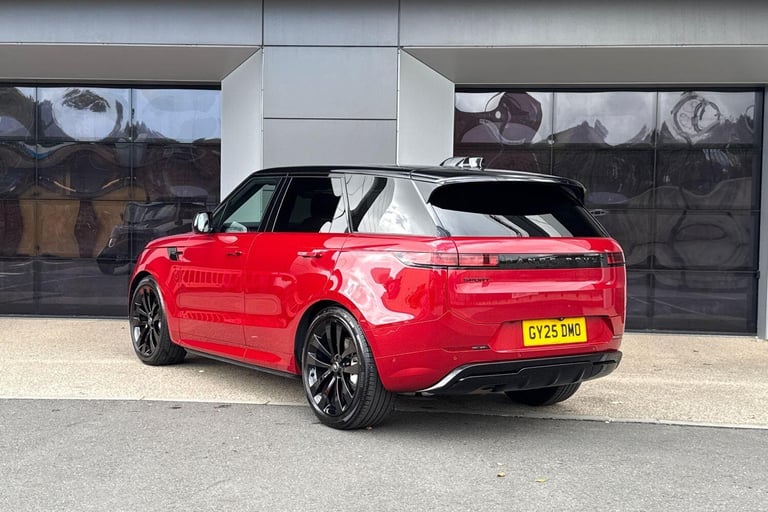 2025 Land Rover Range Rover Sport 3.0 D300 Dynamic SE 5dr Auto ESTATE DIESEL Automatic