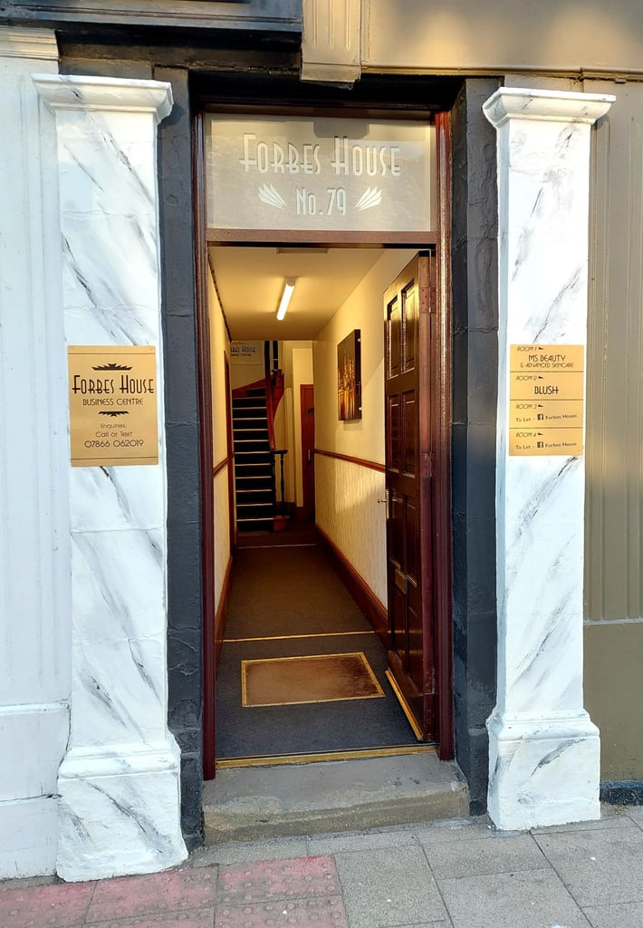 Office/Salon to Let, High St, Banff