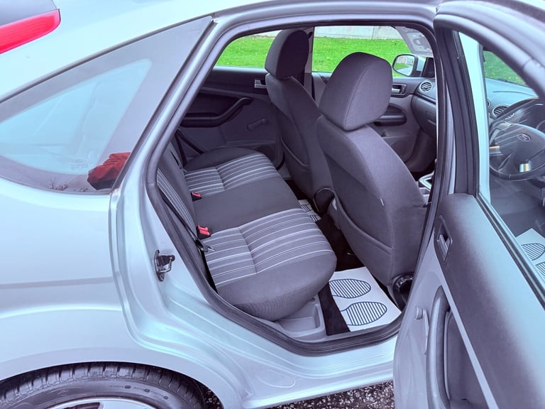 2008 08 FORD FOCUS 1.6 STYLE PETROL 5 DOOR MANUAL SMART FAMILY CAR - Image 17