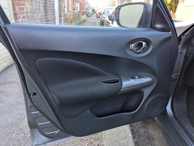 2015 Nissan Juke 1.6 Acenta 5dr Xtronic HATCHBACK Petrol Automatic