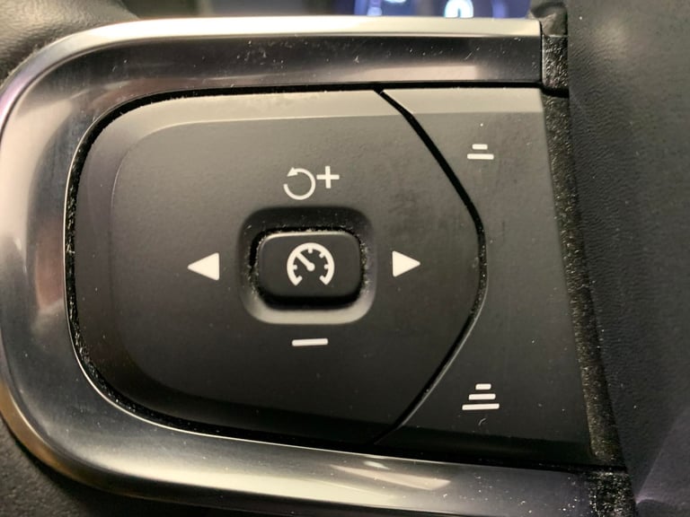 2020 Volvo XC40 2.0 T5 Inscription SUV 5dr Petrol Auto AWD Euro 6 (s/s) (247 ps) - INTELLIS Suv P...