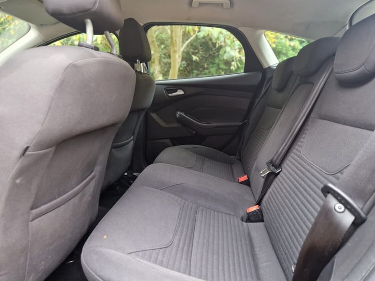 2015 Ford Focus 1.6 TDCi 115 Titanium 5dr HATCHBACK Diesel Manual - Image 14