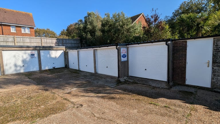 Garages to rent: Beaconsfield Road, Bexhill-on-Sea, TN40 2BN, NEW DOORS & ROOFS FITTED