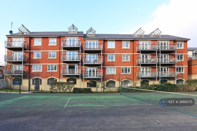 2 bedroom flat in George Street, Prestwich, Manchester, M25 (2 bed) (#2666575)