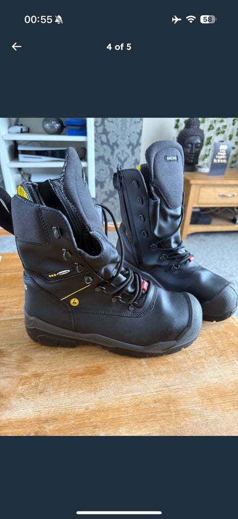 image for Safety boots, Norway offshore grade, PPE, uk 9