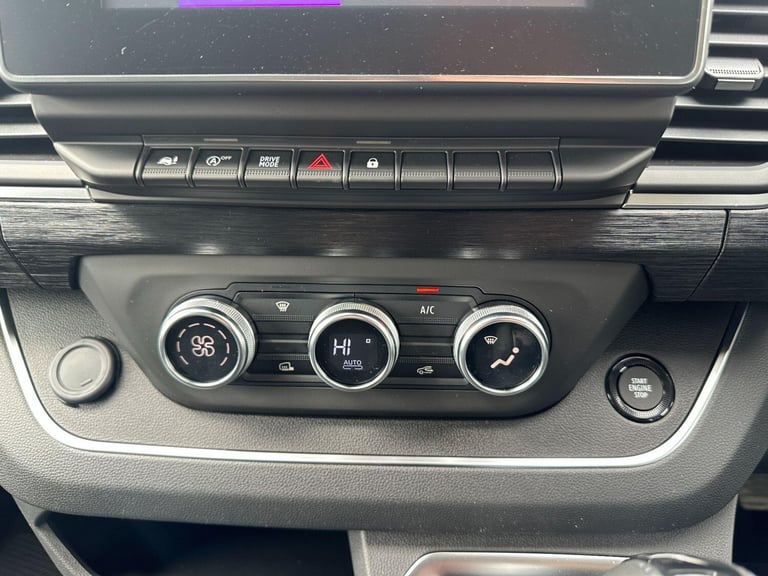 2024 Renault Trafic 2.0 dCi Blue 30 Extra Sport Crew Van EDC LWB Euro 6 (s/s) 6dr WINDOW VAN Dies...