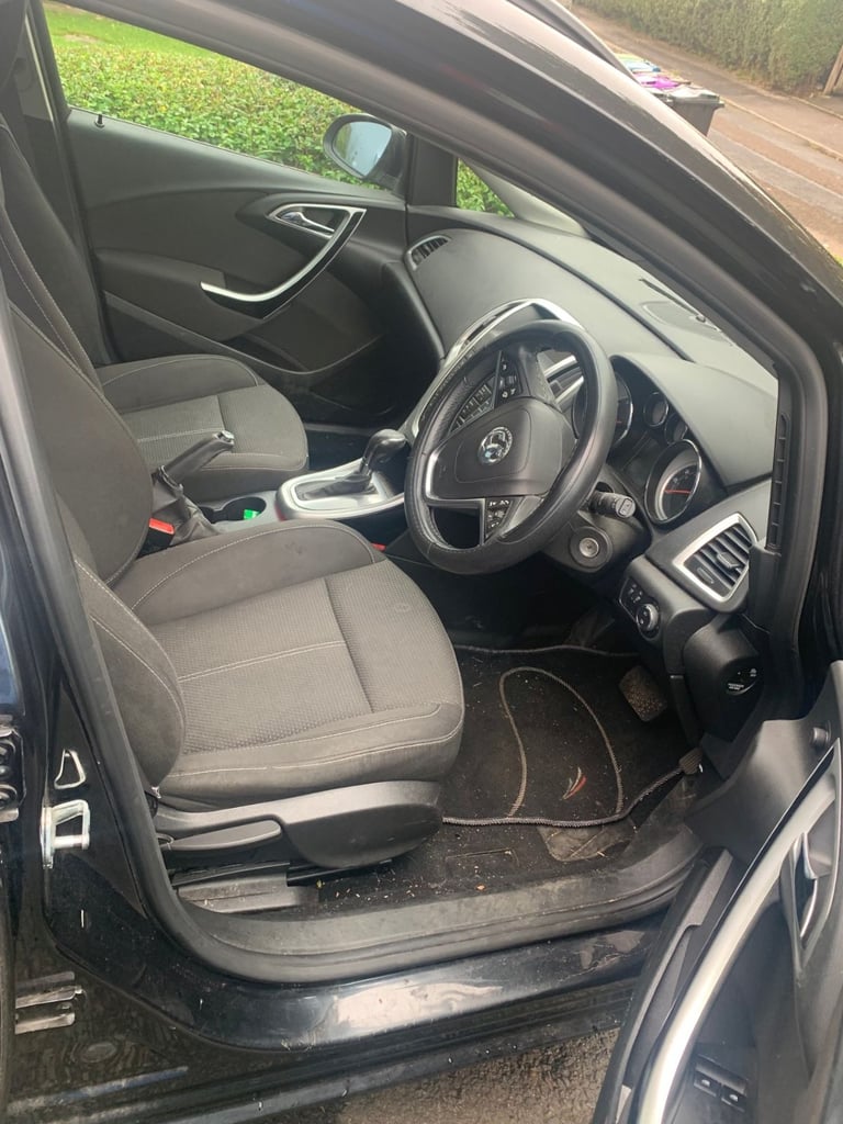 2014 Astra Estate Spare or Repair £750 ono