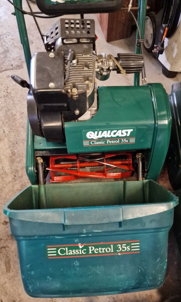 Lawnmower repairs and servicing