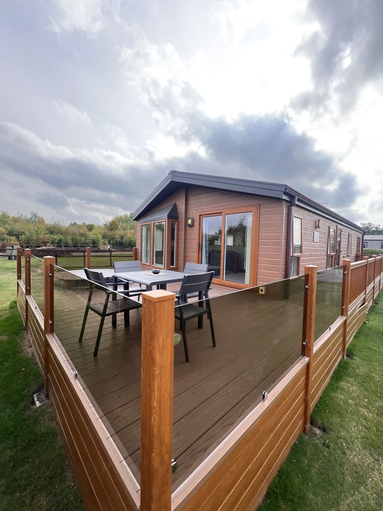 Pre-Owned Lodge for Sale – Hot Tub, Decking & More – Bredon View, Worcestershire WR10 3DY