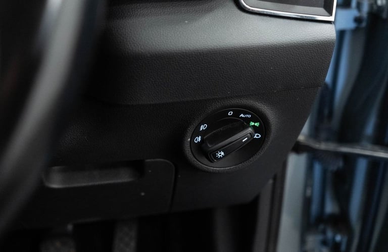 2021 21 SKODA KAROQ 1.5 TSI ACT SE TECHNOLOGY SUV 5DR PETROL MANUAL EURO 6 (S/S)