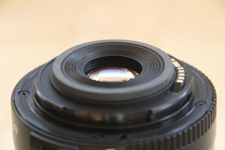 fully working Canon EOS 450D digital camera and Canon Zoom Lens EF-S 18-55mm 1:3.5-5.6 II bundle