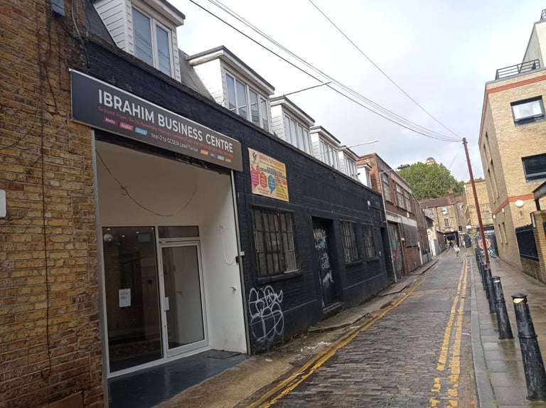 Three Office rooms available for rent( Between Whitechapel & Stephney Green) 