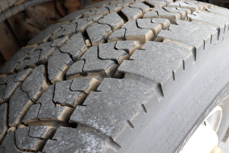 DAF LF55 220 4X2 DROPSIDE STEEL INSULATED TIPPER (2008)