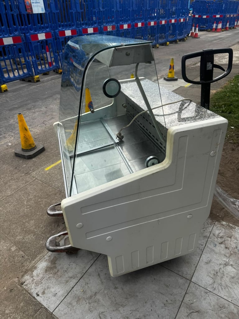  🧊 Serve Over Display Fridge – Commercial Counter