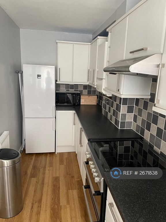 2 bedroom house in Clayhanger, Guildford, GU4 (2 bed) (#2671838)