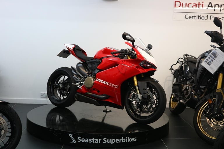DUCATI PANIGALE R - 3900 MILES - 2016