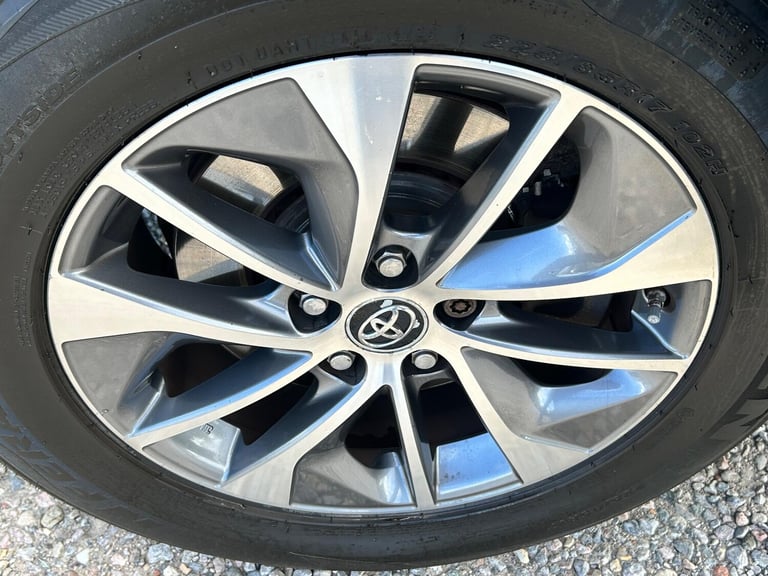 2017 Toyota RAV4 2.5 VVT-h Business Edition Plus CVT Euro 6 (s/s) 5dr (Safety Sense, Nav) ESTATE ...