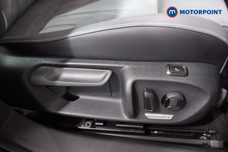 2025 Volkswagen Passat 1.5 TSI eHybrid Life 5dr DSG Estate Hybrid Automatic