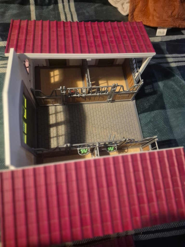 Schleich Horse Stable