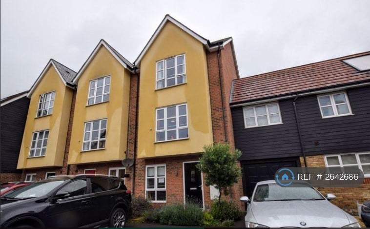 4 bedroom house in Fuggle Drive, Aylesbury, HP21 (4 bed) (#2642686)