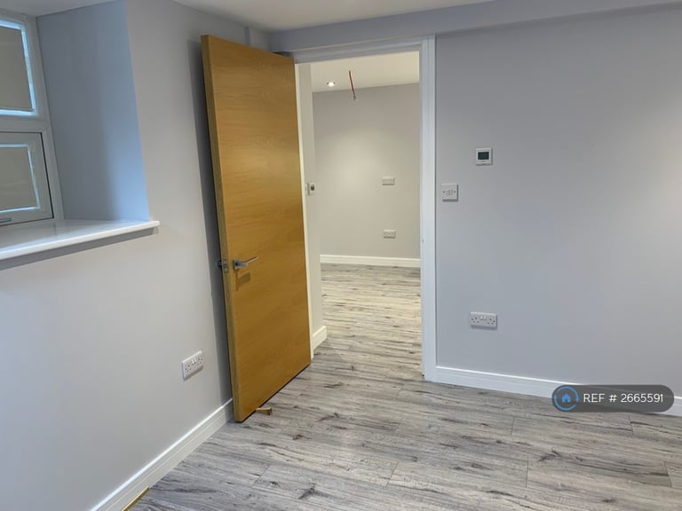 1 bedroom flat in The Causeway, Altrincham, WA14 (1 bed) (#2665591)