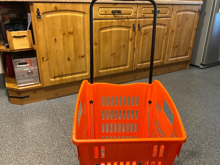 image for LAUNDRY/FESTIVAL/GARDEN, LOGS, toys, etc etc etc, trolly on wheels with retractable handle.