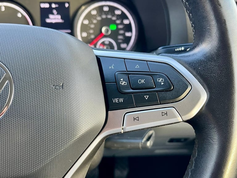 Volkswagen TRANSPORTER TDI 150 SHUTTLE SE LWB 9 SEAT MINIBUS DSG AUTO