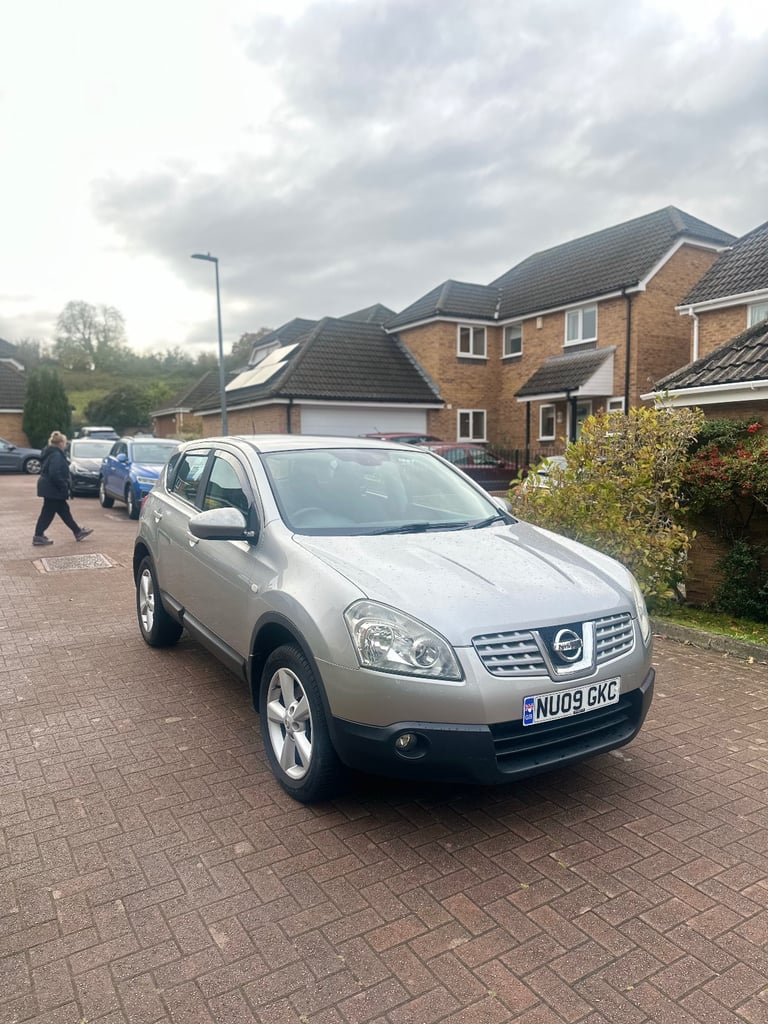 Cheap Nissan, QASHQAI, Hatchback, 2009, Manual, 1995 (cc),5 doors for sale in Kingswood, Buckinghamshire