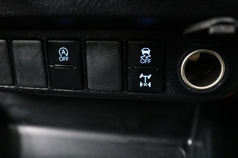 2022 Toyota Hilux 2.4 D-4D Active Pickup Double Cab 4WD 150 BHP Euro 6 ULEZ Free PICKUP Diesel Ma...