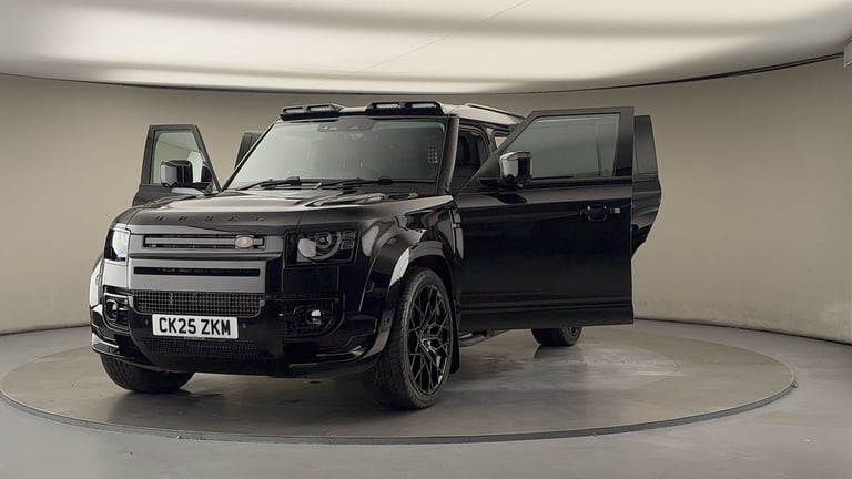 2025 Land Rover Defender 110 3.0 D250 MHEV X-Dynamic SE Hard Top SUV 5dr Diesel Auto 4WD MWB Euro...
