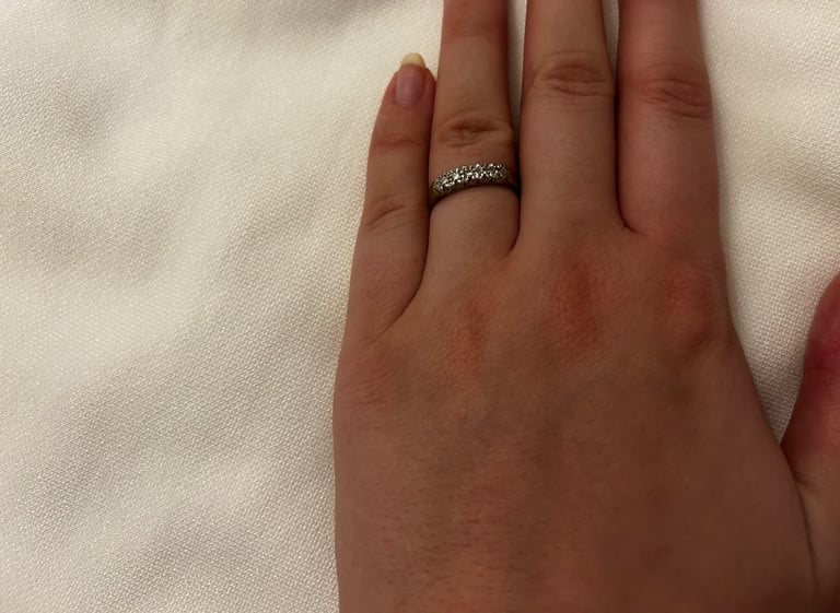 image for fully hallmarked Beautiful Diamond 9ct golden band ring