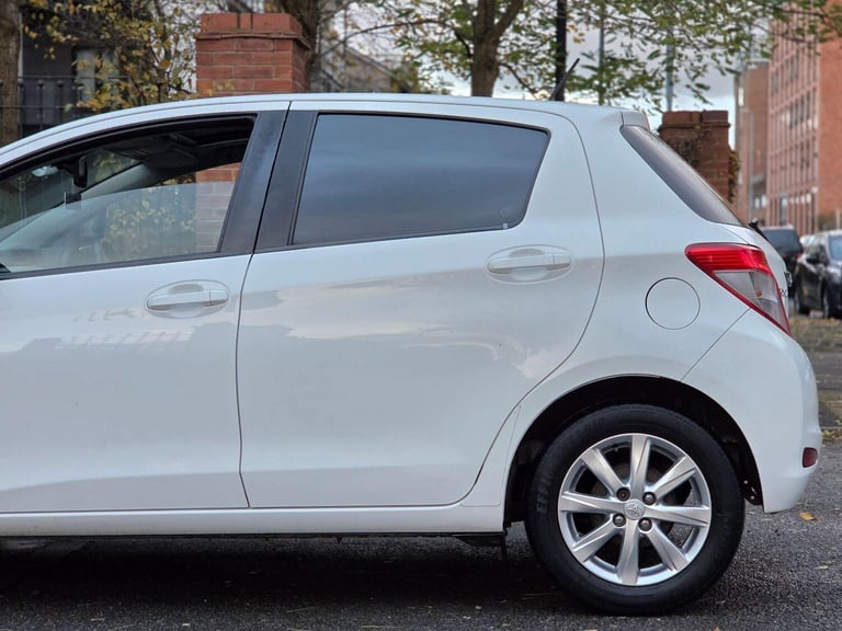 2013 Toyota Yaris 1.33 Dual VVT-i T Spirit Euro 5 5dr HATCHBACK Petrol Manual