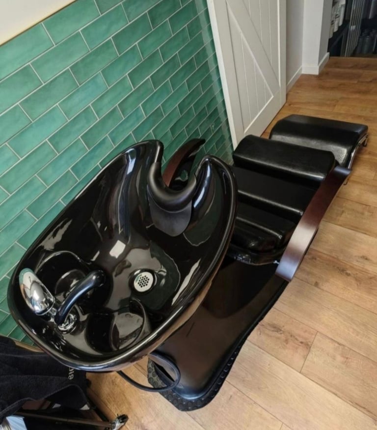 HAIRSALON - CHAIR - Backwash - SHAMPOO 