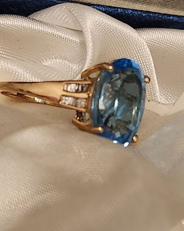 9ct gold Marambiai Topaz diamond ring Size N brand new 