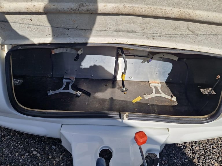 2010 Elddis Lunar XPlore 452 Single Axle 2 Berth Motor Mover Large Rear Bathroom