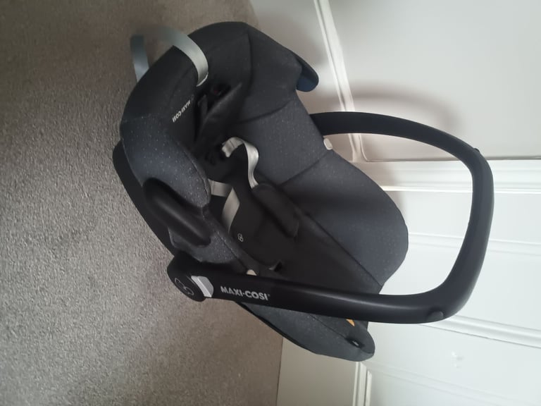 Maxi Cosi Adorra 3 in 1 travel system.