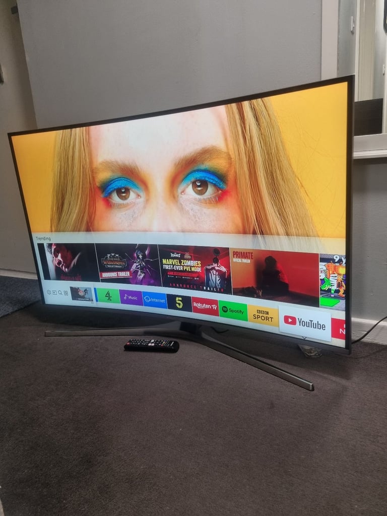 image for Exceptional 50" Samsung 4k Smart CRYSTAL ULTRA UHD LED BUILT-IN WiFi TV with ACCESSORIES £199