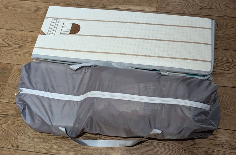 Large children's playpen with reversible soft mat