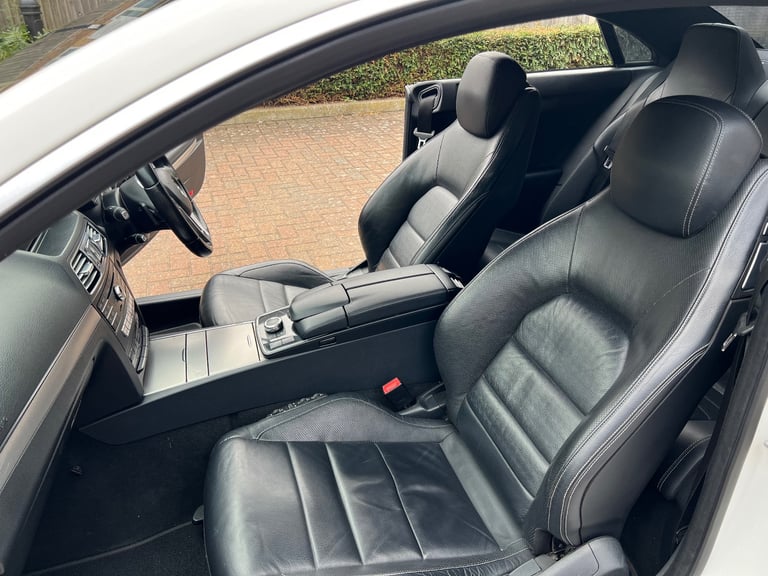 Mercedes-Benz amg line e220 cdi auto
