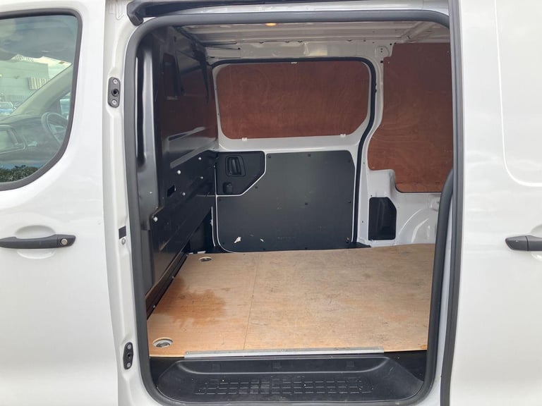 2022 Vauxhall Vivaro 2900 1.5d 100PS Dynamic H1 Van Van DIESEL Manual