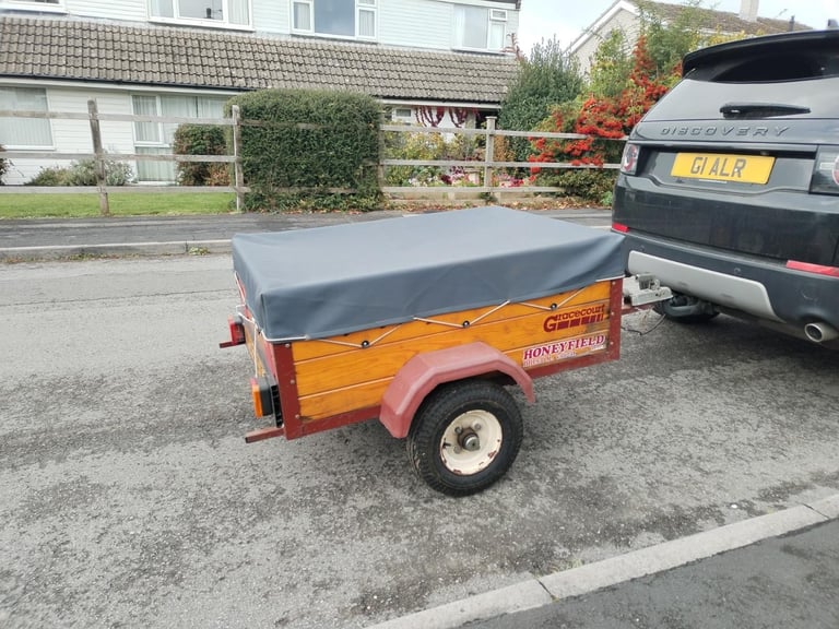 HONEYFIELD BOX CAMPING TRAILER TOWING C/W SPARE WHEEL & COVER 