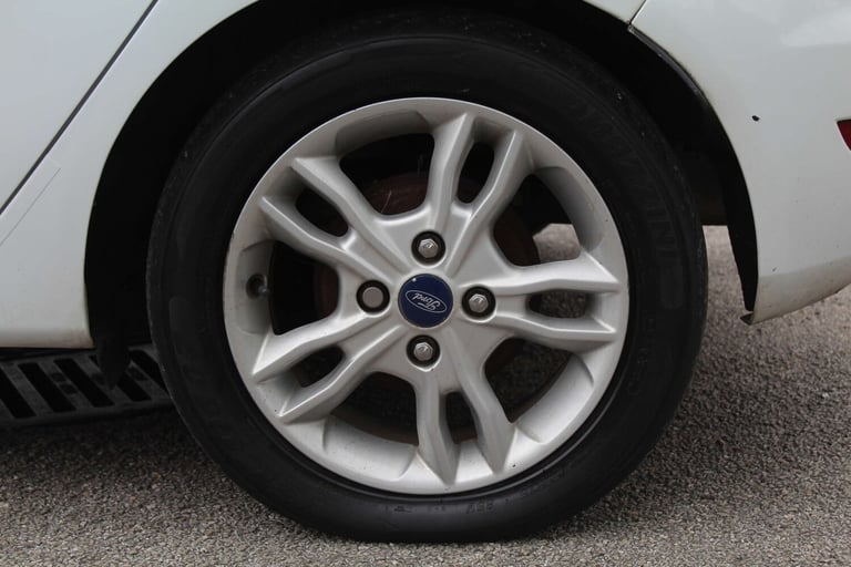 2014 Ford Fiesta 1.25 82 Zetec 5dr HATCHBACK PETROL Manual