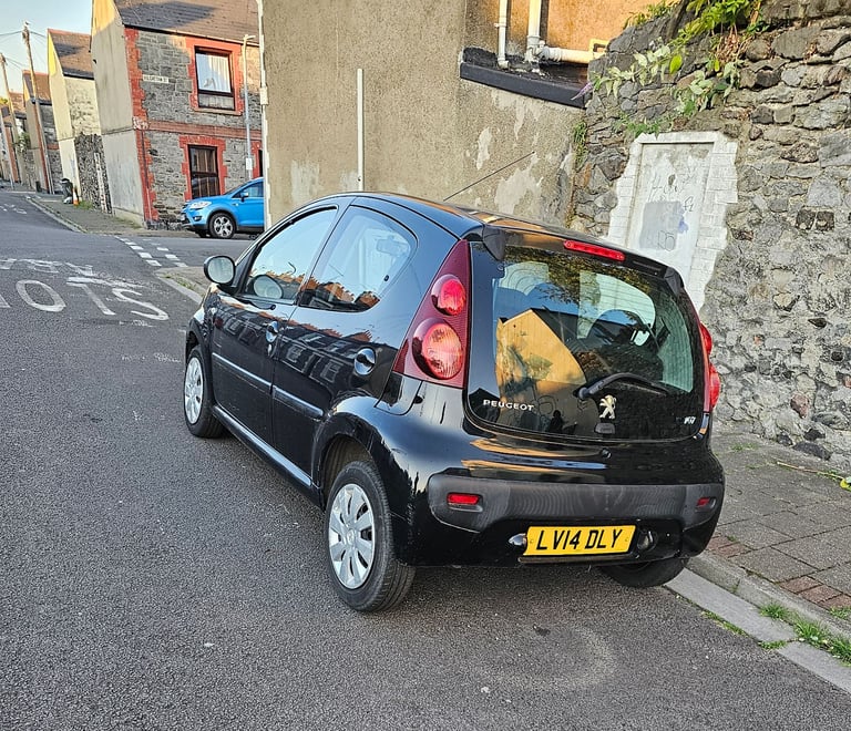 Peugeot, 107, Hatchback, 2014, Manual, 998 (cc), 5 doors