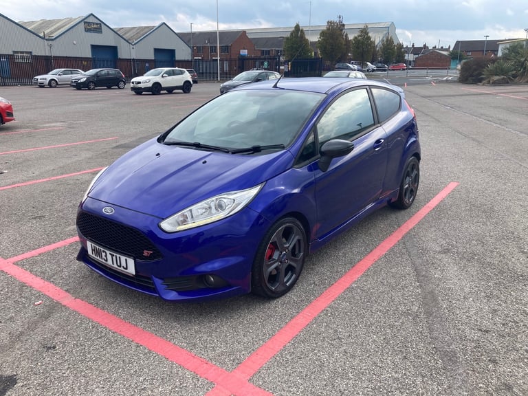 Ford, FIESTA, Hatchback, 2013, Manual, 1596 (cc), 3 doors