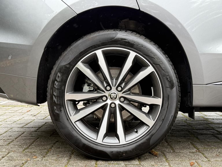 2024 Jaguar F-Pace 2.0 D200 MHEV R-Dynamic SE Black SUV 5dr Diesel Auto AWD Euro 6 (s/s) (204  ES...