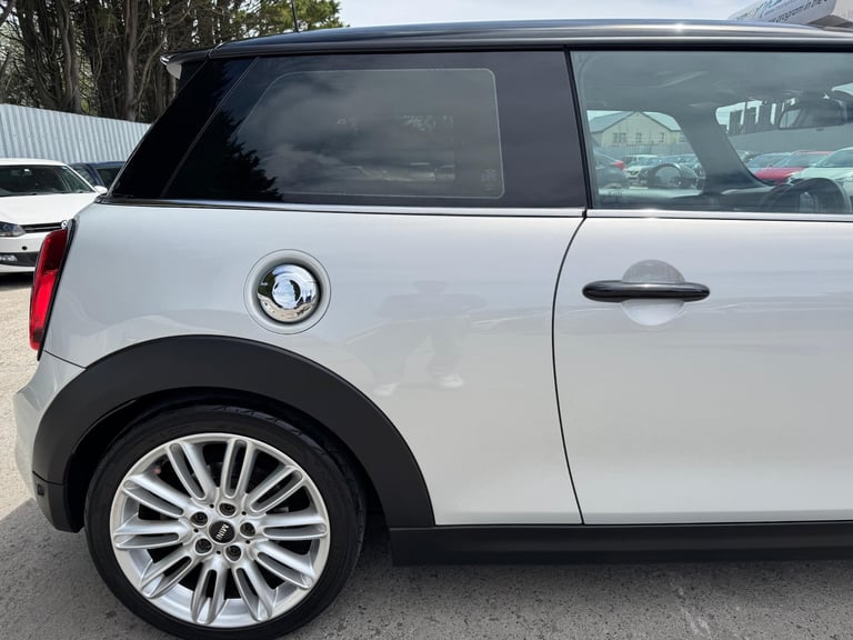 2014 MINI Cooper 2.0 PETROL AUTO Hatchback Petrol Semi Automatic