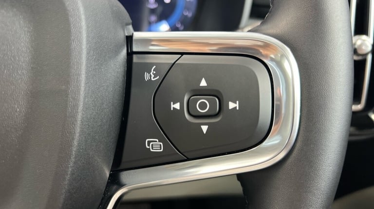 2024 Volvo XC40 Ultra, B3 Mild hybrid, Petrol, Bright (Blond Leather, Panoramic Sunroof) Estate P...