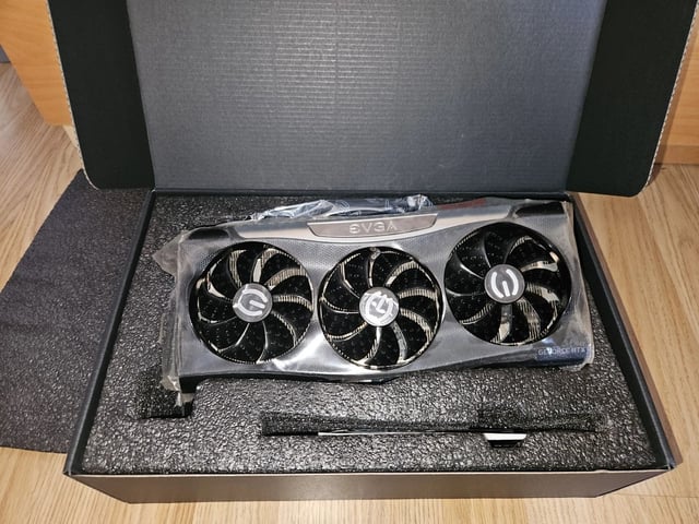EVGA GeForce RTX 3080 FTW3 ULTRA 10GB GDDR6X Graphics Card in