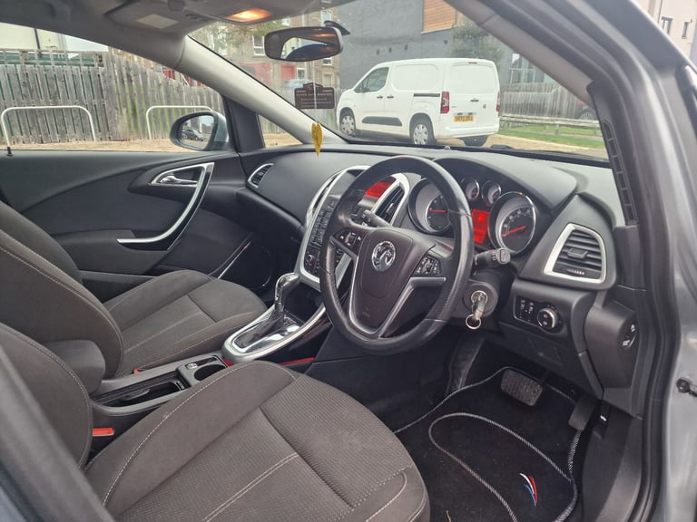 Vauxhall, ASTRA, Hatchback, 2010, automatic 1598 (cc), 5 doors